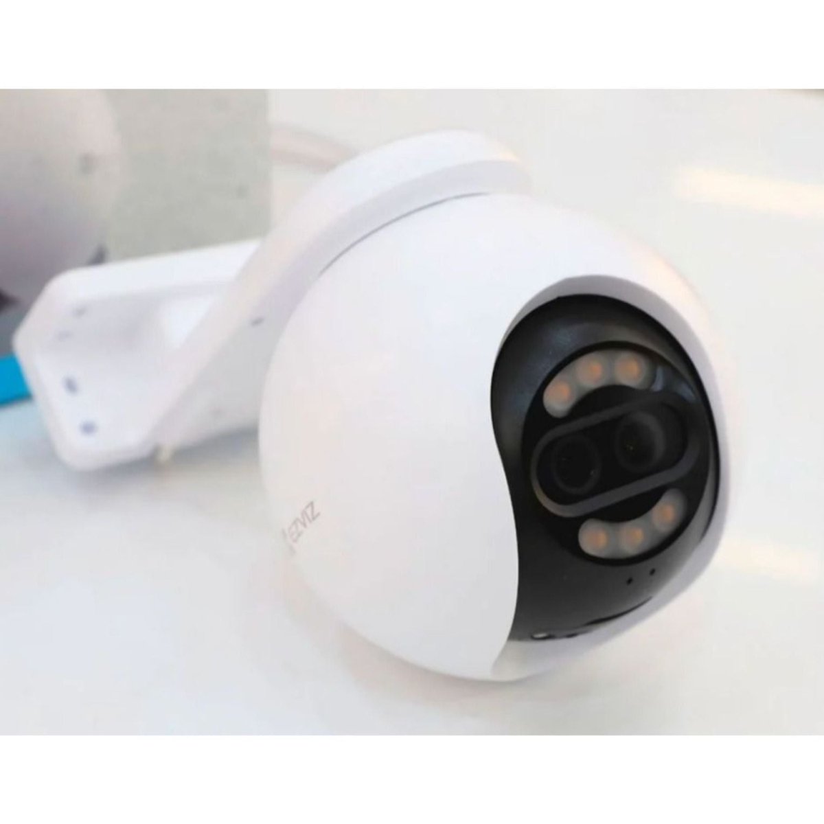 Cámara de Seguridad Ezviz WiFi Exterior CS - H80X 4K Dual Lente - GRUPO CONTROL - CS-H80X-R100-8G82WKFL - CAMARA WIFI